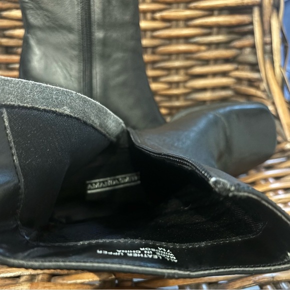Amanda Smith Black Leather Heeled Ankle Booties  in size 7. Great condition - Picture 7 of 16